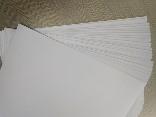Material de cartão de PVC impresso a jato de tinta com linhas de recorte e posição