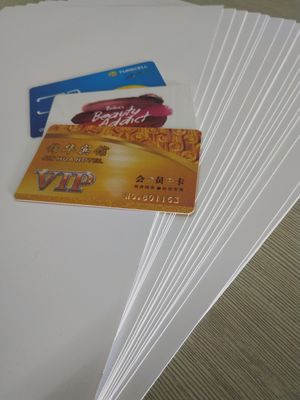 Material de cartão de PVC impresso a jato de tinta com linhas de recorte e posição