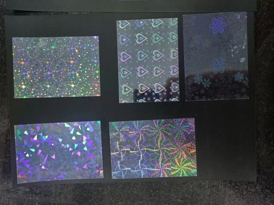 Material de cartão brilhante filme holográfico revestido em PVC de 0,06 mm para produção de cartões de design especial