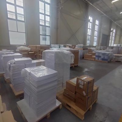 Faixa de espessura 0,12-0,76 mm Impressão offset de folha de núcleo de PVC em plástico para toda a série de produção de impressoras offset