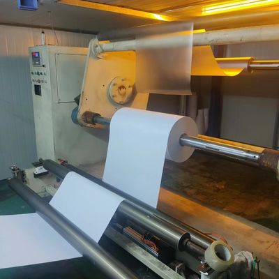 Faixa de espessura 0,12-0,76 mm Impressão offset de folha de núcleo de PVC em plástico para toda a série de produção de impressoras offset