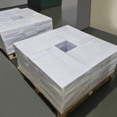 Quadrado ≤1 mm/m Cartão de plástico de PVC HP Indigo Impressão digital com boa resistência a impactos