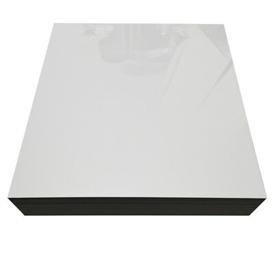 HRC80±20 Dureza superficial Material de cartão inteligente com tinta de impressão UV e transmissão térmica de 0,04 cal/°C.cm.sec para produção de cartão RFID