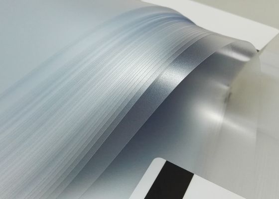 Película de sobreposição de PVC imprimível com deslocamento de declínio lento, com 0,04-0,10 mm de espessura para laminação de cartões