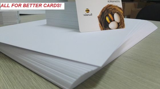 A folha segura do núcleo do PVC da parte alta para IC sem contato carda Prelam/EMBUTIMENTO
