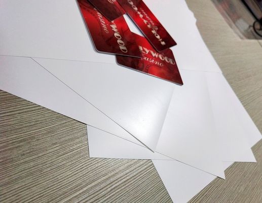 Folhas compactas compostas brancas do policarbonato para a produção do corpo da placa PC da parte alta