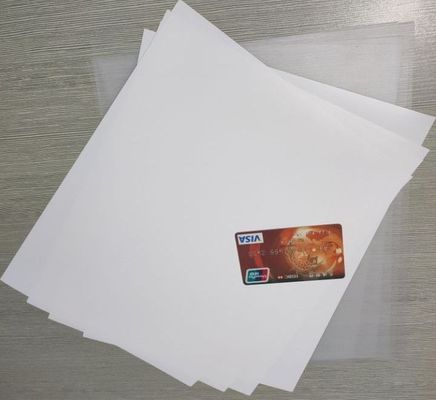 Painéis brancos personalizados do policarbonato da espessura para a produção da folha do EMBUTIMENTO