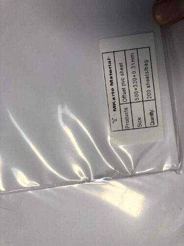 Tamanho Personalizado 0.3mm Folha de PVC Impressível por Jato de Tinta Branca com Forte Resistência de Descascamento para Produção de Cartões Inteligentes